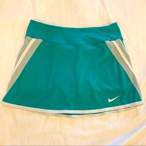 Women’s Nike Green Gray Tennis Golf Skirt Skort Size Small Dri Fit